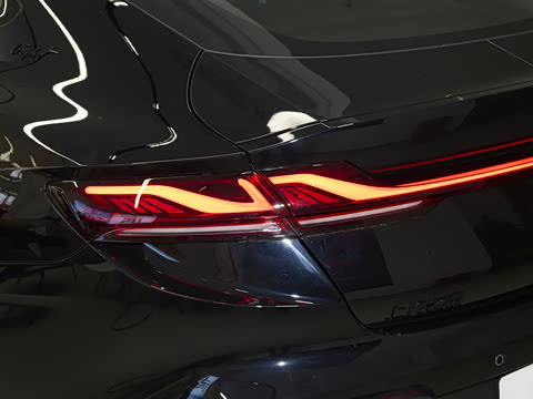 2026�� 2.0T Trophy+ �����˶���