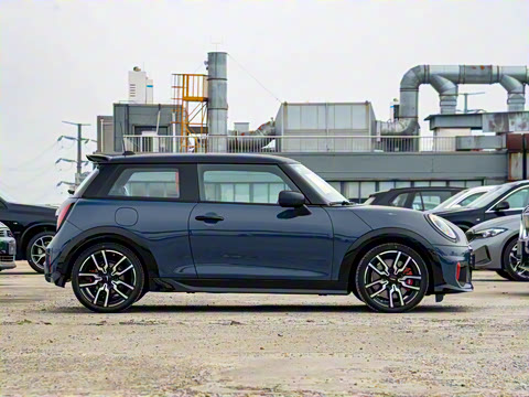 2025�� JOHN COOPER WORKS