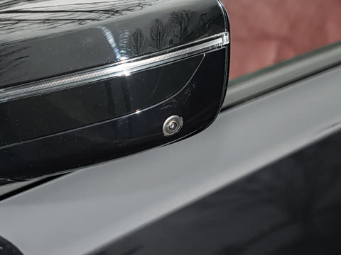 2026�� 330Li M�˶���ҹ��װ