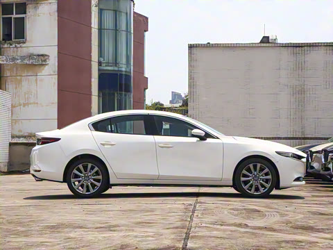 2025�� 2.0L �Զ���ҫ��