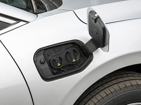2026�� 705km MAX����������