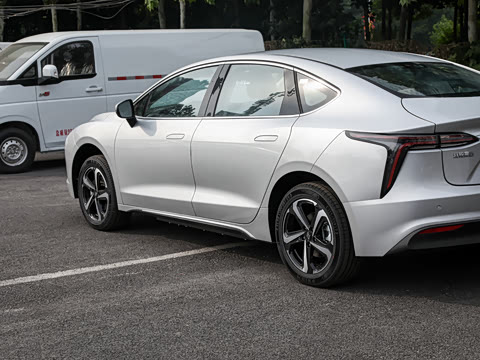 2026�� 705km MAX����������