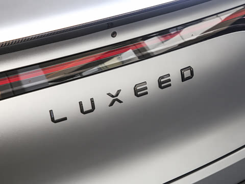 2025�� 705km Max