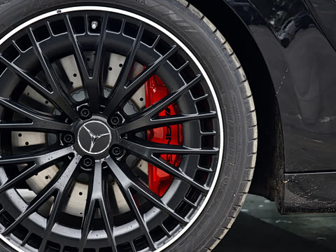 2026�� �Ŀ� AMG CLE 53 4MATIC+ ���ܳ�