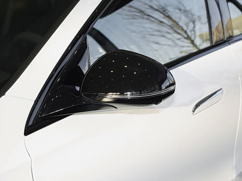 2026�� E 300 �������˶���