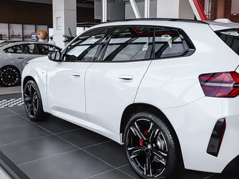 2026�� M50 xDrive