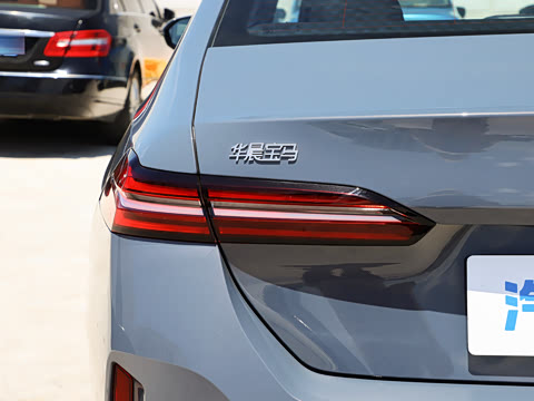 2026�� �Ŀ� 525Li M�˶���װ