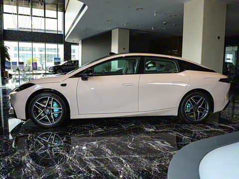 2025�� 710 Max��