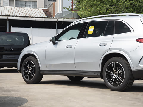 2025�� �Ŀ� GLC 260 L 4MATIC ������