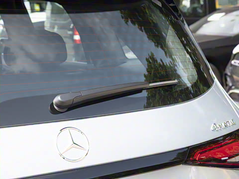 2025�� �Ŀ� GLC 260 L 4MATIC ������