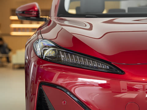 2025�� 750��