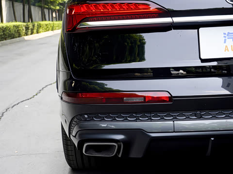 2026�� 55 TFSI quattro S line�˶���