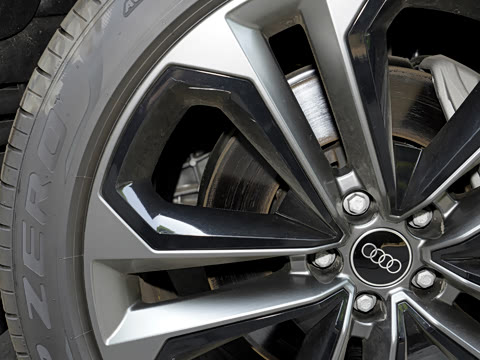 2026�� 55 TFSI quattro S line�˶���