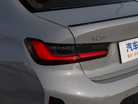 2026�� 330i M�˶���ҹ��װ