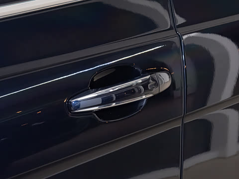 2026�� 4.0T V8