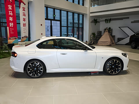 2026�� 225i M�˶���ҹ��װ