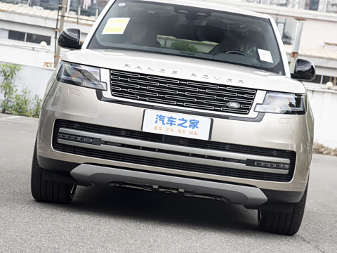 2026�� 3.0 L6 400PS SE�����