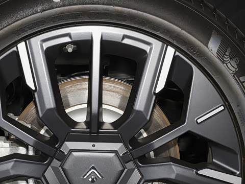 2025�� 825 Max��