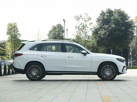 2025�� �Ŀ� GLC 300 L 4MATIC ������ 5��