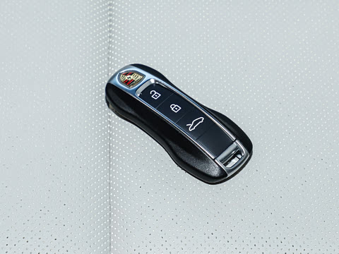 2026�� Carrera 3.0T