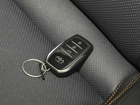 2026�� ˫�� 2.5L XLE����