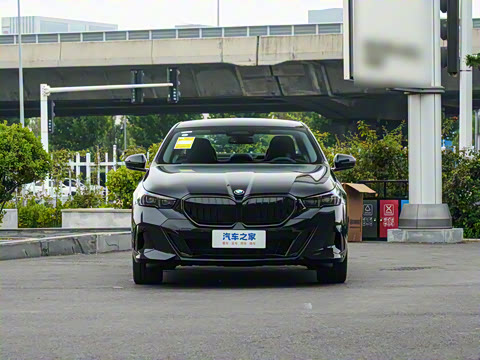 2026�� 530Li ������ M�˶���װ