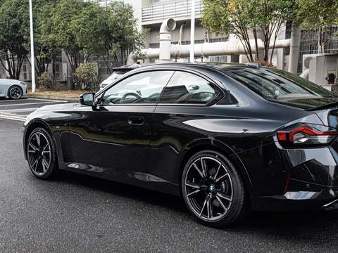 2026�� M240i xDrive