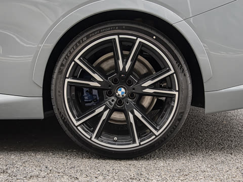 2026�� M240i xDrive