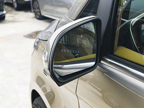 2025�� 2.0T �����