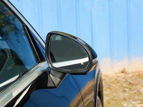 2026�� GLC 260 L 4MATIC ������