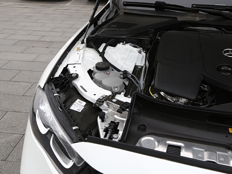 2026�� E 300 L �����˶���