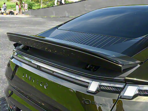 2025�� 240����Ultra�˶���