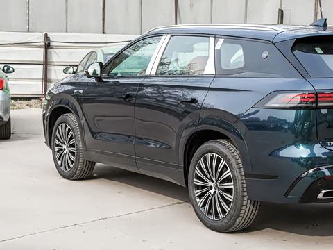 2027�� 2.0T ˫������������