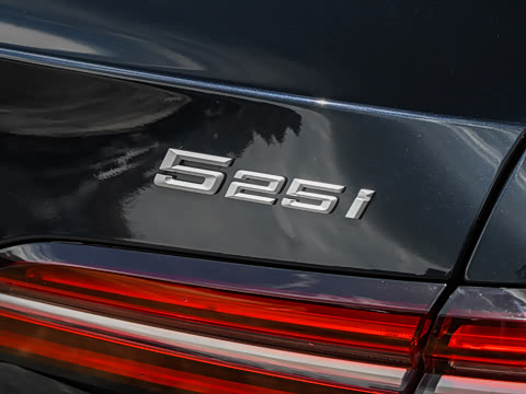 2026�� 525i M�˶���װ
