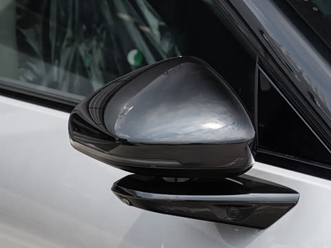 2025�� 702 ������ Ultra