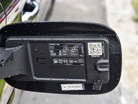 2025�� �Ŀ� GLC 300 4MATIC ����SUV