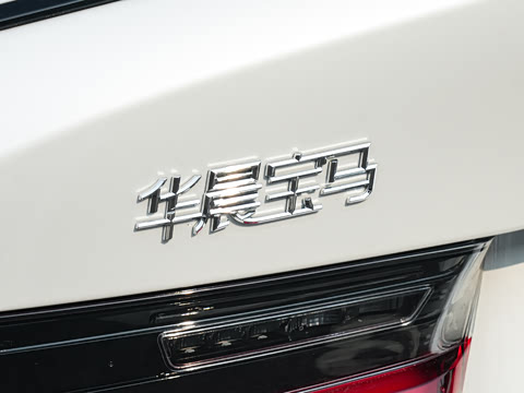 2026�� 330i M�˶���ҹ��װ