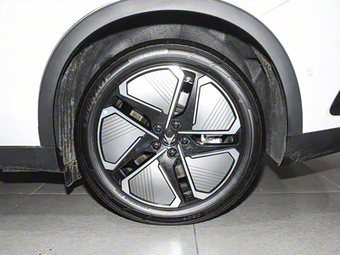 2025�� 735MAX 175kW