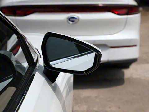 2025�� 60km EM-i ������