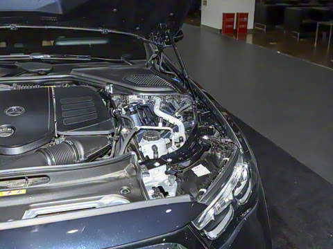 2024�� E 350 e L ���ʽ��϶����˶��γ�