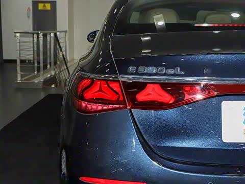 2024�� E 350 e L ���ʽ��϶����˶��γ�