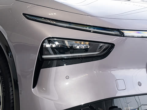 2026�� ���� 702 Max �콢��