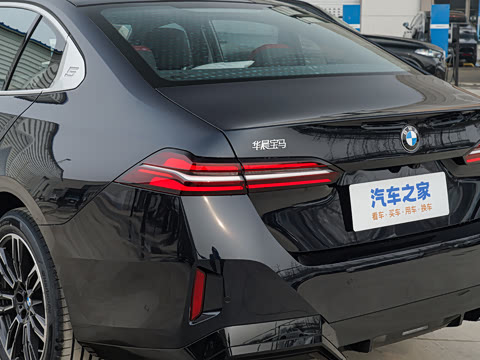 2026�� �Ŀ� 525Li M�˶���װ