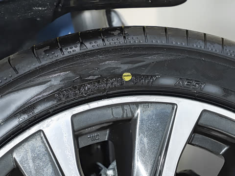 2025�� 2.4T CVT Wagon tS EyeSight