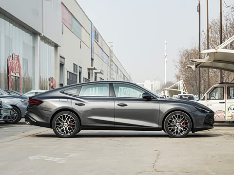 2026�� 2.0T 405 AT������