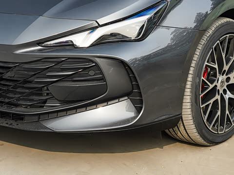 2026�� 2.0T 405 AT������