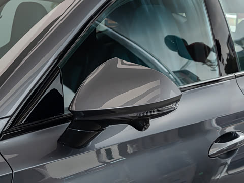 2026�� 2.0T Trophy+ �����˶���