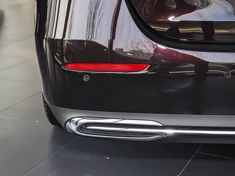 2026�� E 300 L ������