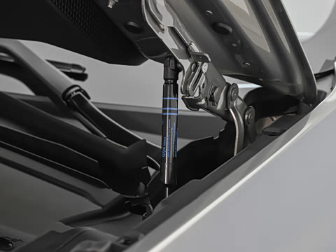 2027�� 740L �����