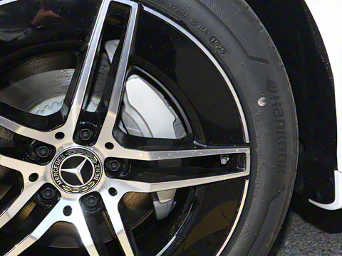 2026�� E 300 ʱ�����˶���